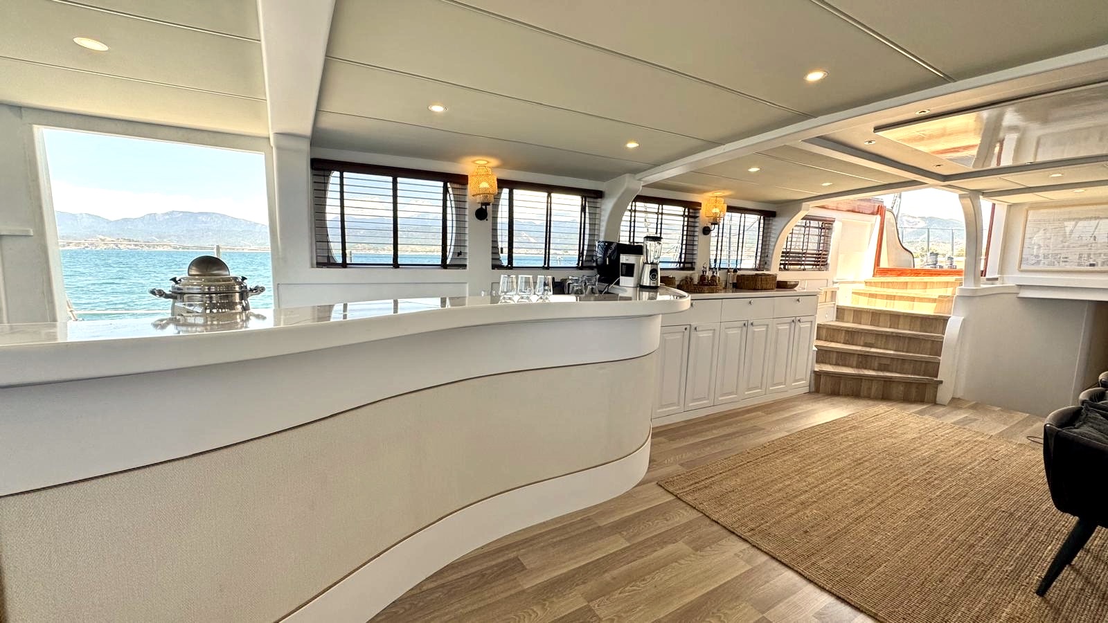 Nautilus-salon-bar